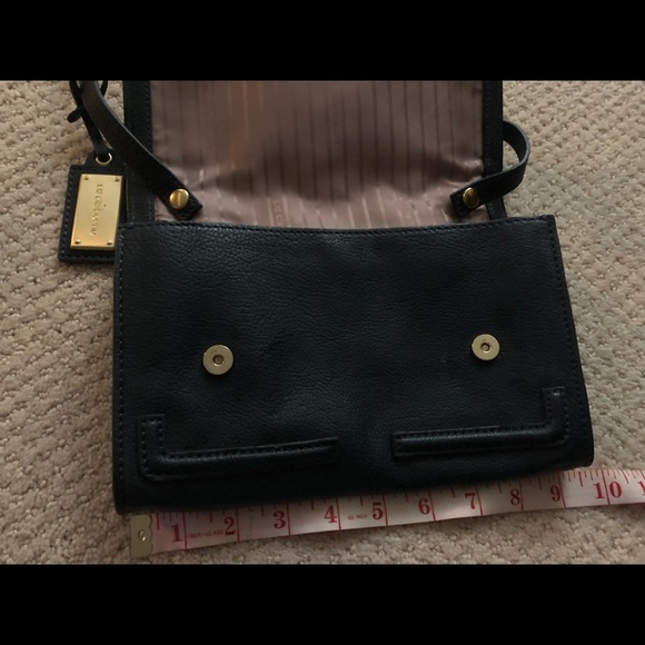 Liz Claiborne Crossbody - Picture 9 of 12